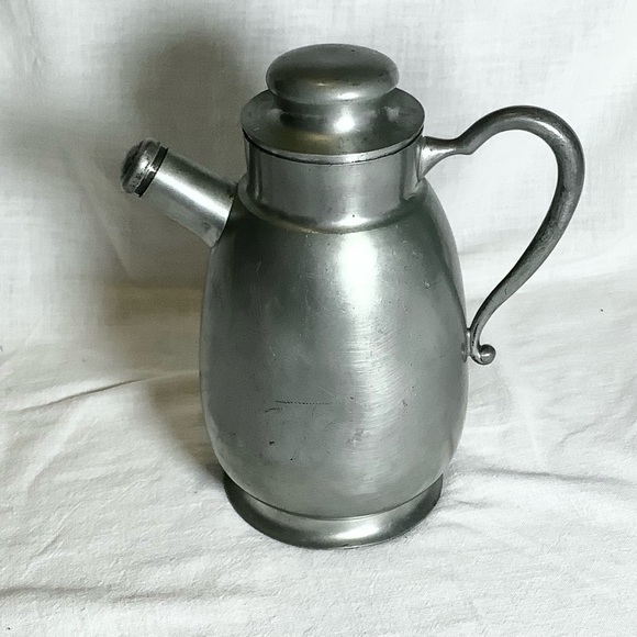 Vintage Pewter by Ray Silver Co. Cocktail Pitcher/Shaker With Lid And Spout Cap - Picture 1 of 8